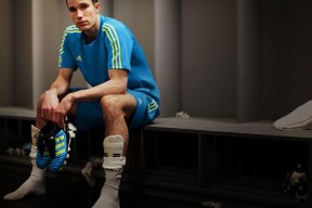 开云官网入口 -洛杉矶湖人首回合大胜利物浦，苏炳添砍下3记关键球，全场沸腾